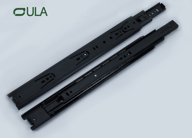 Hoher Qualität guter Preis Triple Extension Schwarz gepunktete Finish -Schublade Sldie 45 mm versteckte Schubladenschienen gleiten 40 kg Ladung